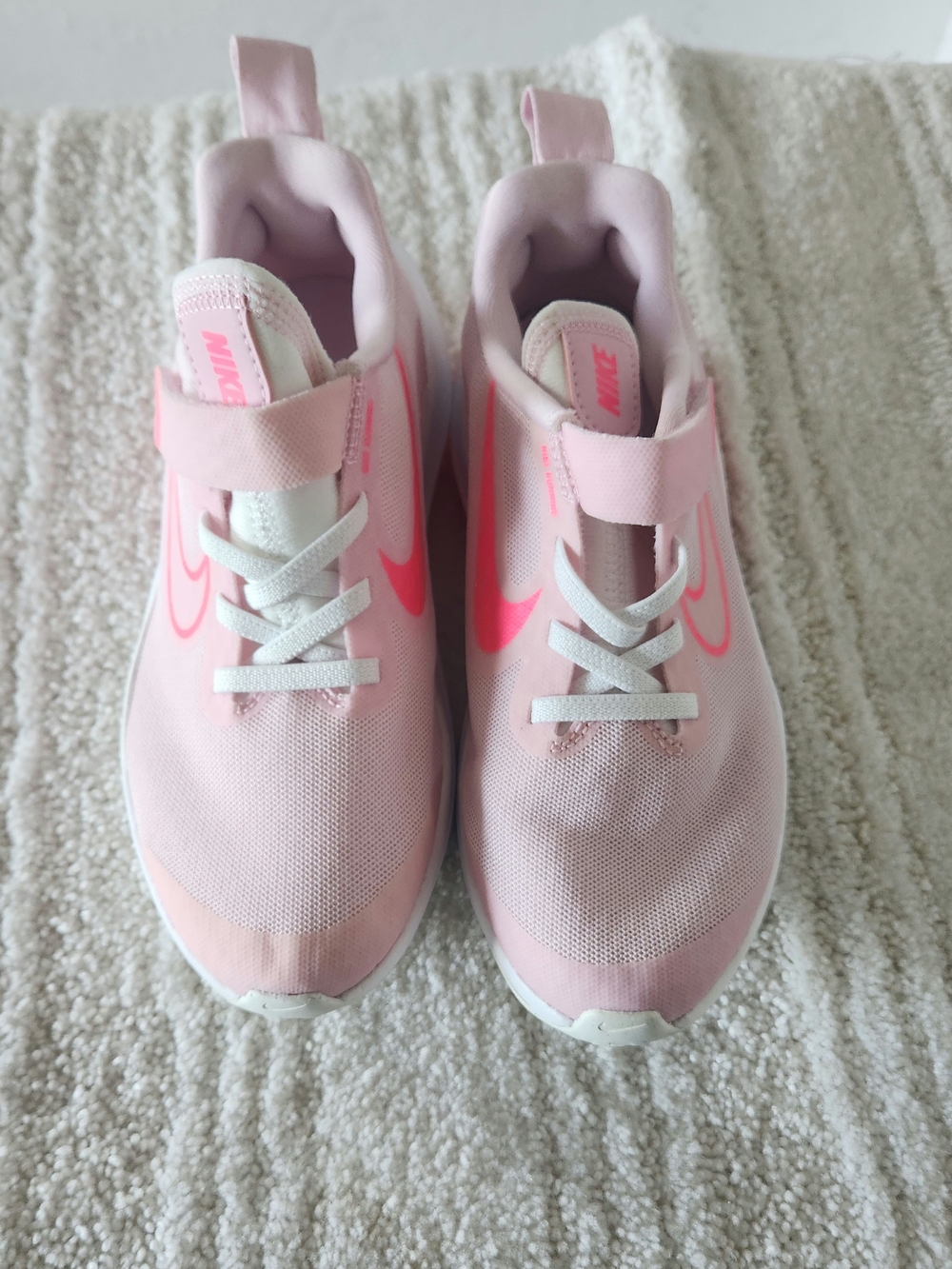 Nike Kids Pink & Hot Pink Slip-On Sneakers